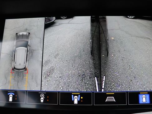 Used 2022 Buick Envision Avenir w/ Technology Package II image 41