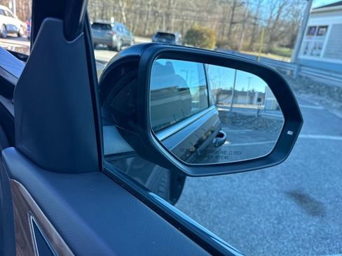 Certified 2025 Volkswagen Atlas SE image 36