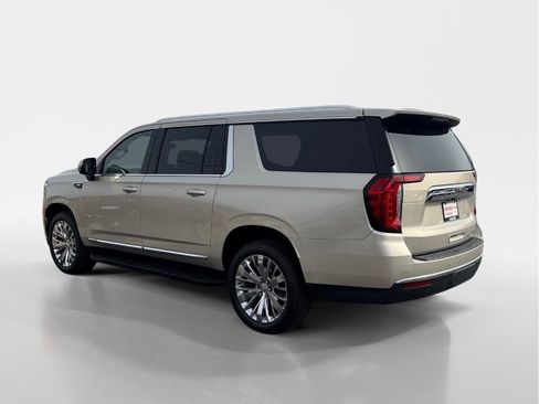 Used 2021 GMC Yukon XL SLT w/ SLT Luxury Plus Package image 4