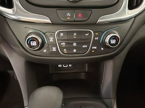 Used 2024 Chevrolet Equinox LT FWD image 22