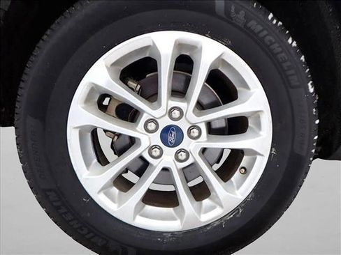 Used 2022 Ford Escape SE image 5