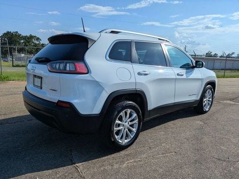 Used 2019 Jeep Cherokee Latitude w/ Popular Appearance Group FWD image 4