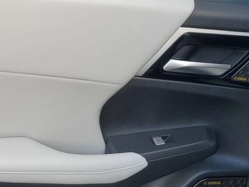 New 2026 Mitsubishi Outlander SE FWD image 18