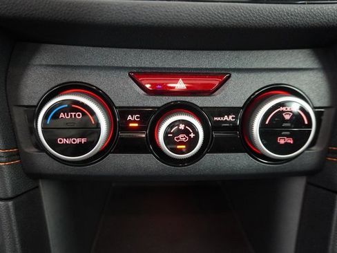 Used 2023 Subaru Crosstrek 2.5i Limited w/ Moonroof Package image 29