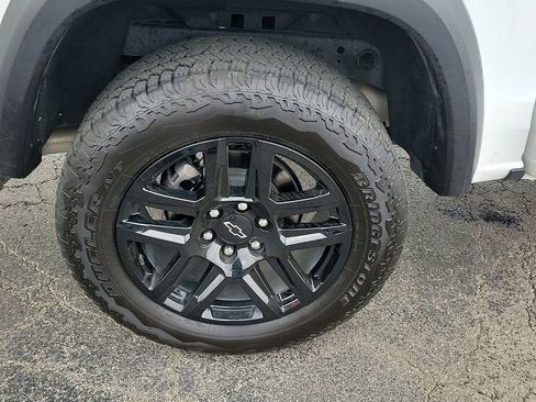 Used 2025 Chevrolet Colorado Trail Boss image 7