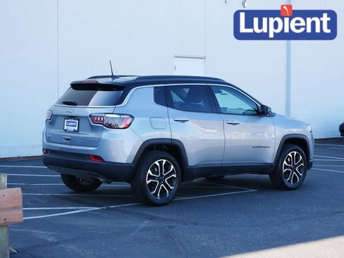 Used 2022 Jeep Compass Limited image 3