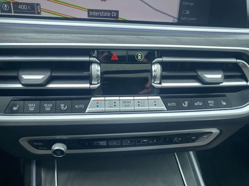 Used 2022 BMW X7 M50i image 19