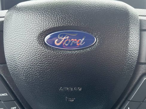 Used 2015 Ford F150 XLT image 19