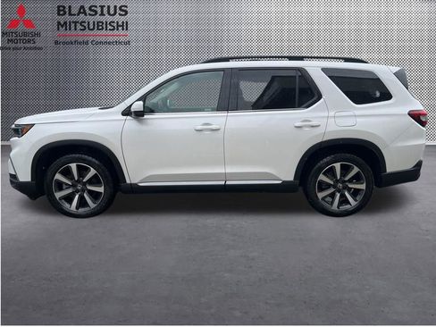 Used 2023 Honda Pilot Touring image 18