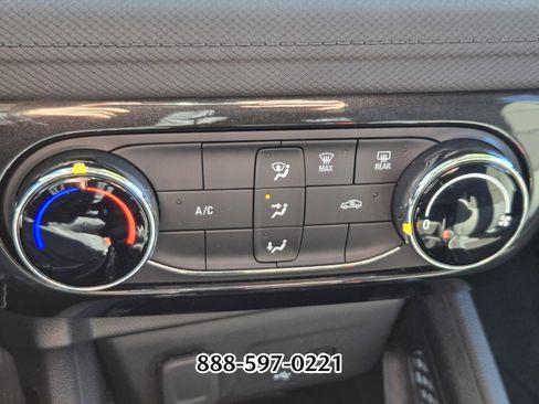 Used 2025 Chevrolet TrailBlazer LT image 24