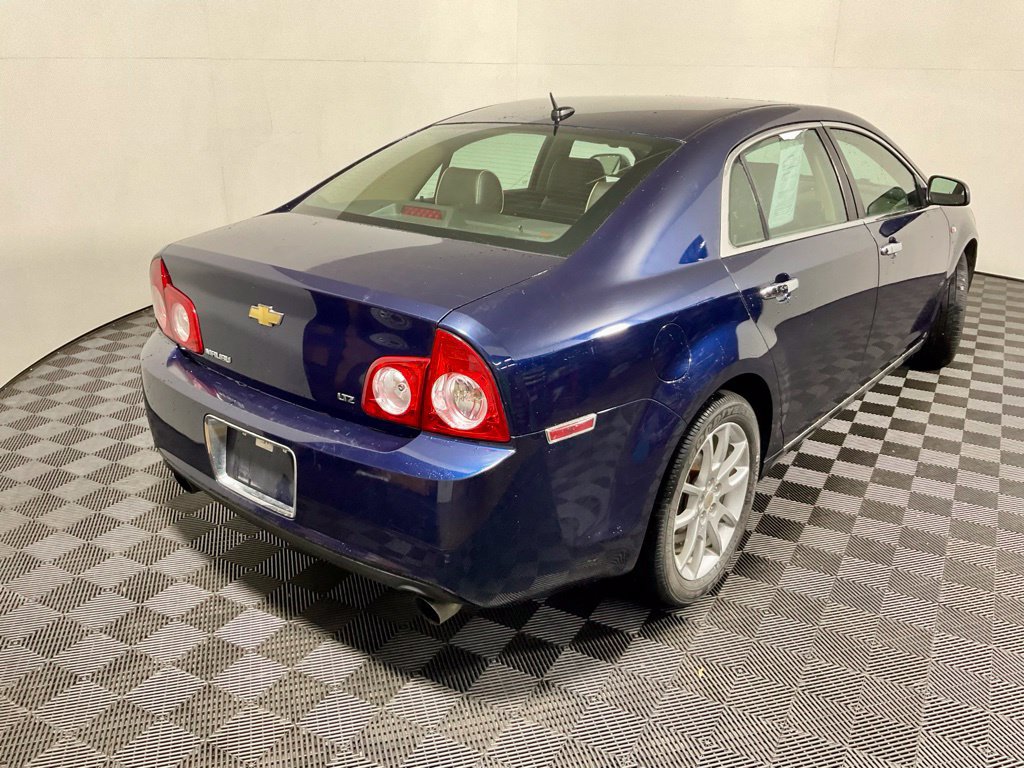 Used 2008 Chevrolet Malibu LTZ w/ Rear Power Package FWD image 16