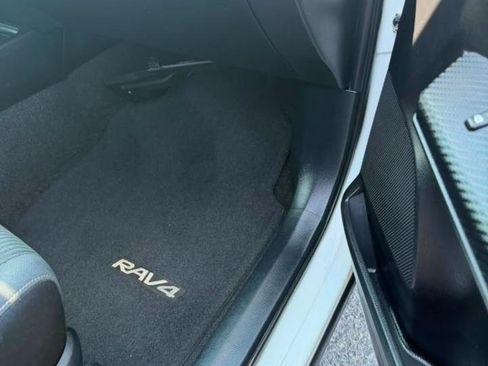 Used 2014 Toyota RAV4 XLE AWD/4WD image 28