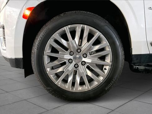 Used 2022 GMC Yukon SLT w/ SLT Premium Package image 10