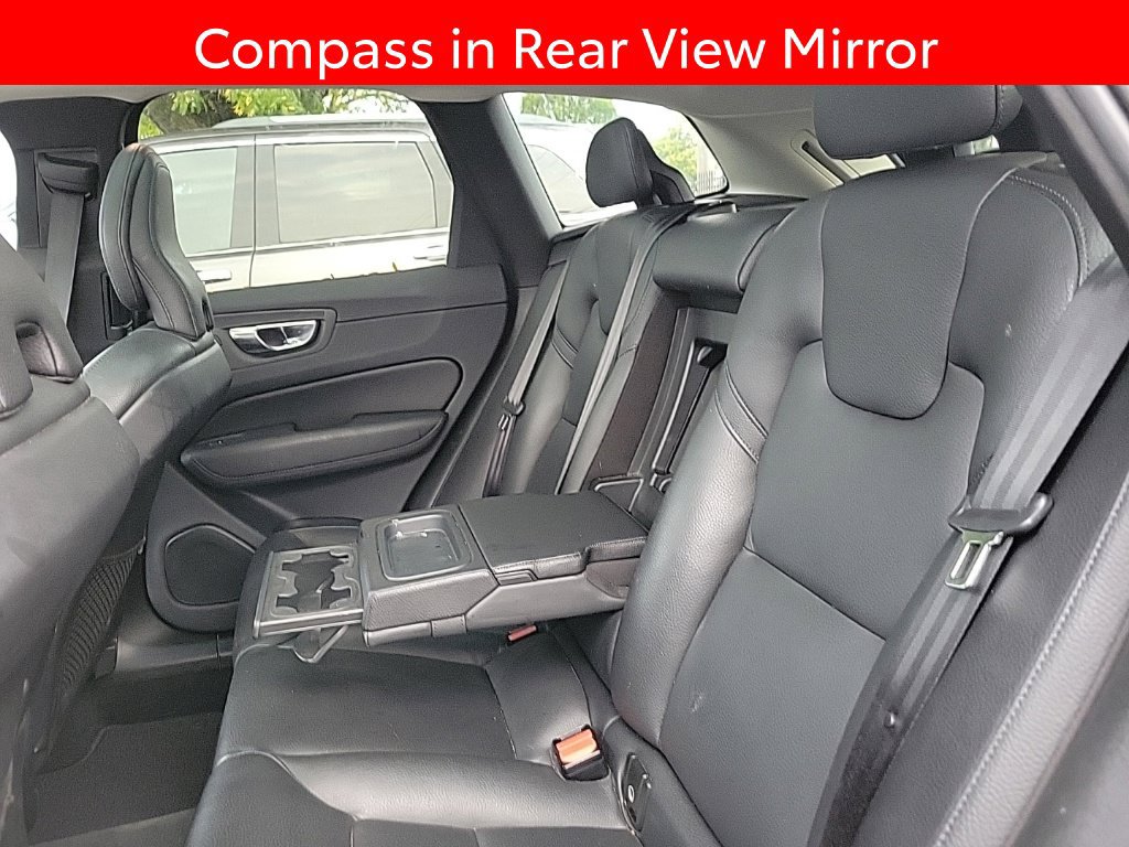 Used 2019 Volvo XC60 T5 Momentum w/ Premium Package FWD image 12