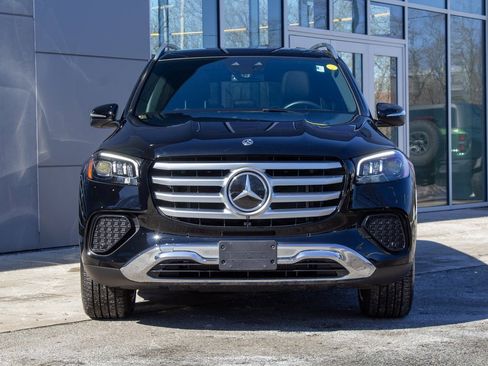 Used 2024 Mercedes-Benz GLS 450 4MATIC image 2