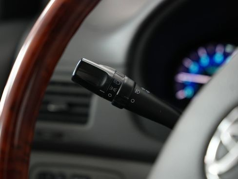 Used 2010 Toyota Sienna XLE Limited image 14