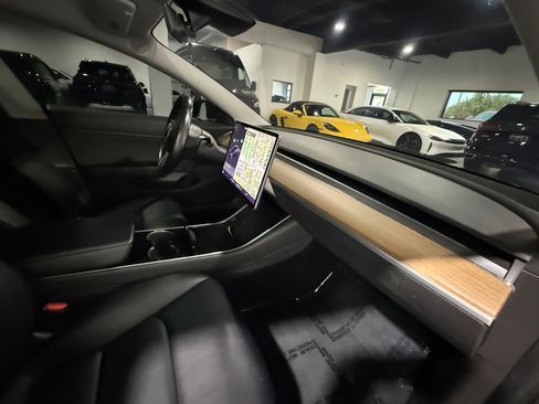 Used 2019 Tesla Model 3 Standard Range Plus RWD image 29