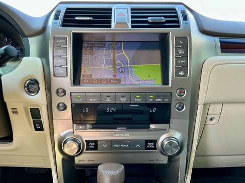 Used 2017 Lexus GX 460 Premium image 33