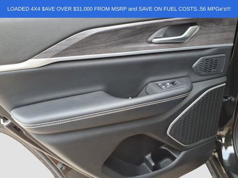 Used 2023 Jeep Grand Cherokee 4WD 4xe image 15