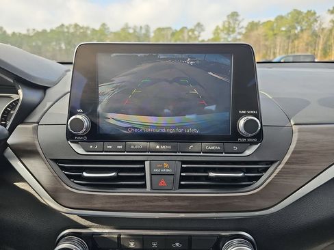 Used 2024 Nissan Altima 2.5 SV image 27