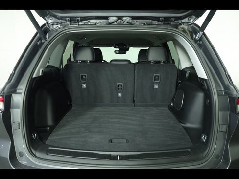 Used 2022 Jeep Grand Cherokee Limited image 17