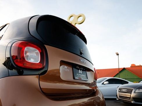 Used 2016 smart fortwo passion image 40