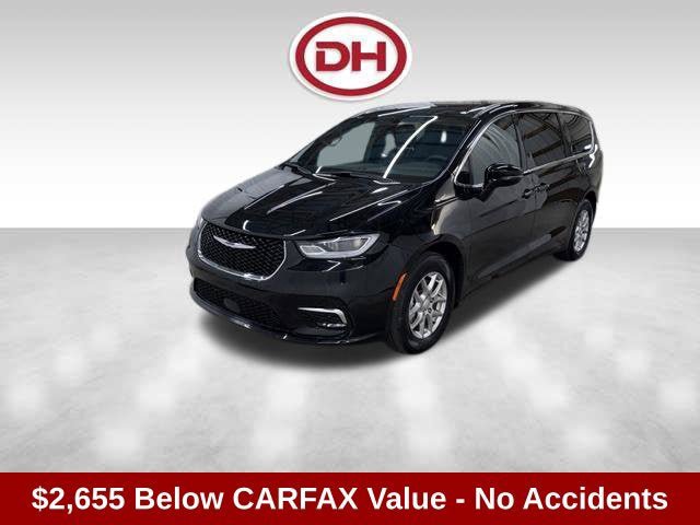 Used 2026 Chrysler Pacifica Select FWD image 11