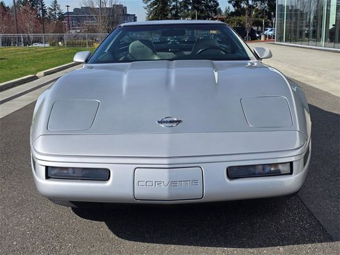 Used 1996 Chevrolet Corvette Coupe image 8