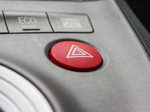 Used 2015 Toyota Prius Four image 32