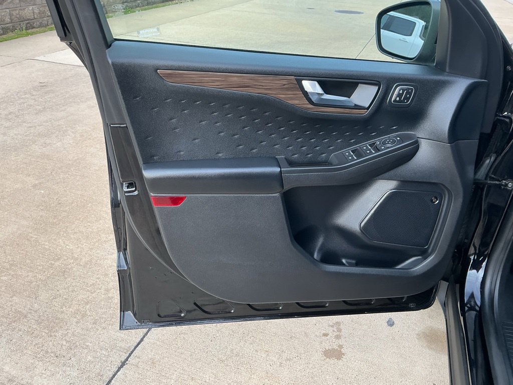 Used 2020 Ford Escape Titanium AWD/4WD image 8