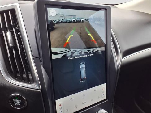 Used 2022 Ford Edge Titanium image 14