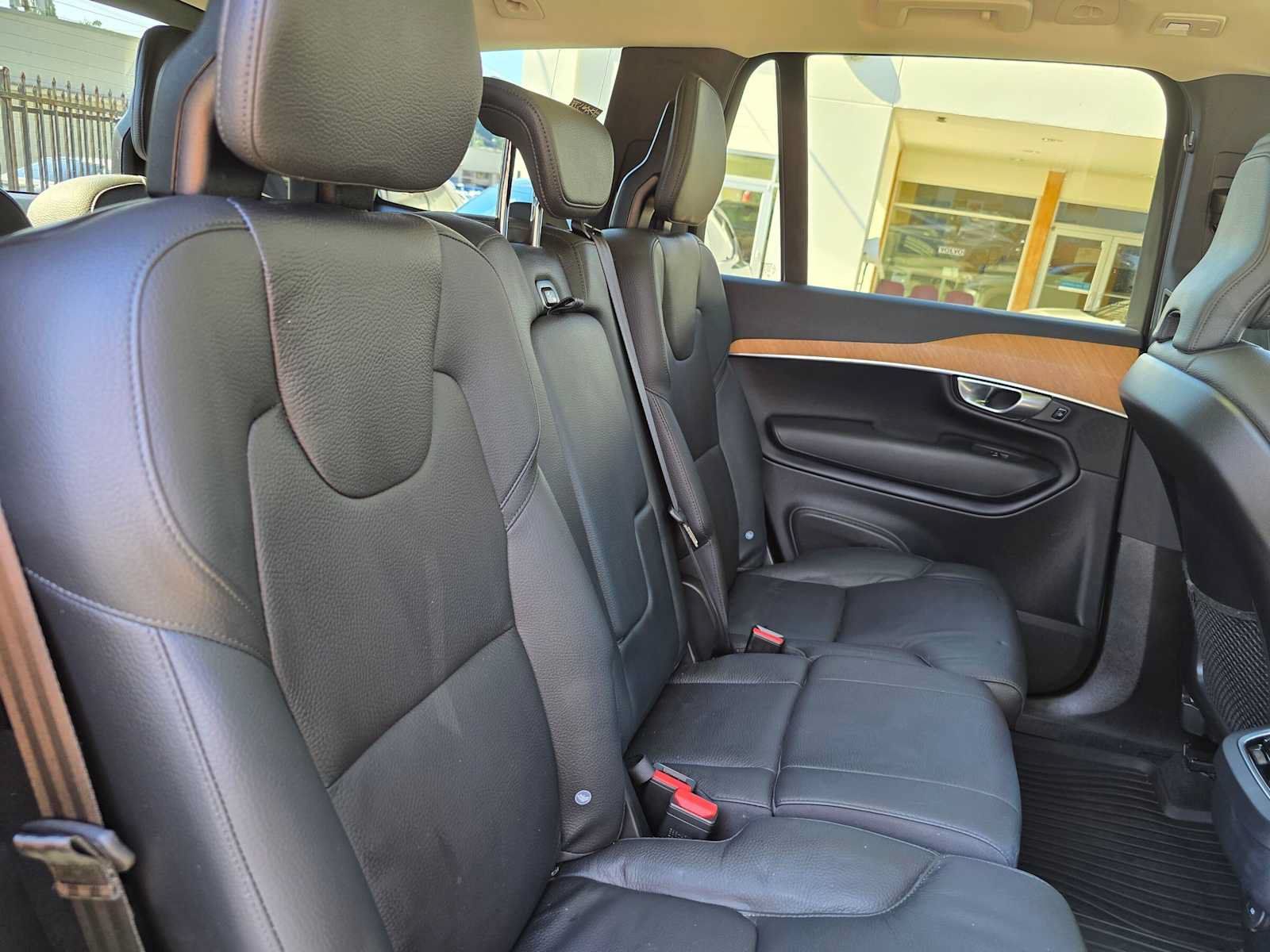 Used 2024 Volvo XC90 B6 Plus w/ Protection Package Premier AWD/4WD image 14