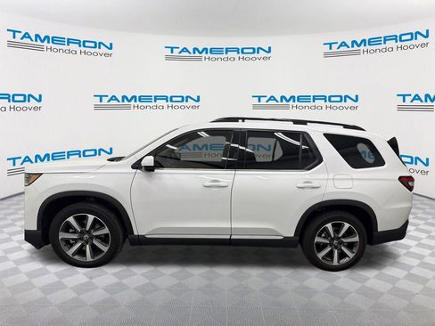Used 2025 Honda Pilot Elite image 2