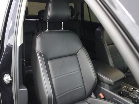 Used 2021 Volkswagen Atlas SE image 31