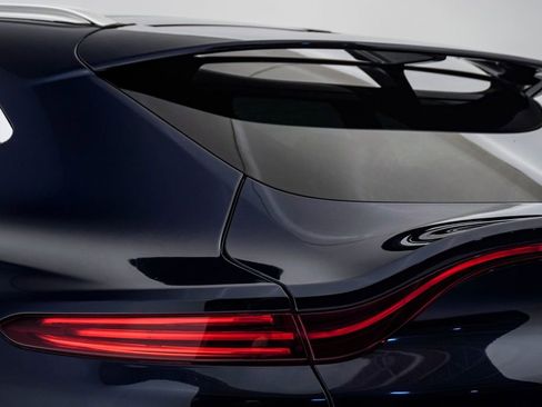 Used 2021 Aston Martin DBX V8 image 13