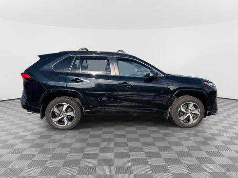 Used 2022 Toyota RAV4 SE image 8