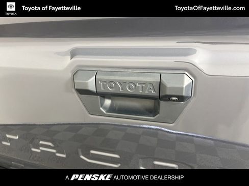 Certified 2025 Toyota Tacoma SR5 w/ SR5 Upgrade Package AWD/4WD image 8