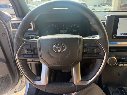 Used 2025 Toyota Tacoma TRD Off-Road AWD/4WD image 24