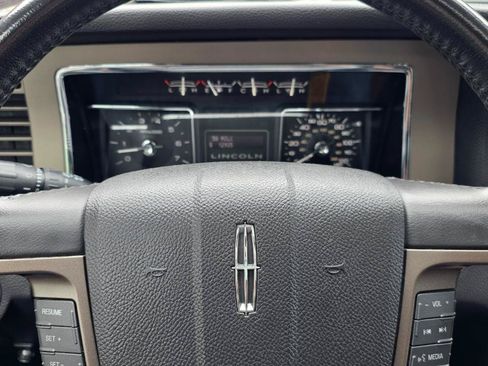Used 2014 Lincoln Navigator 4WD image 15