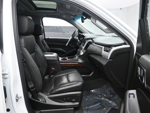 Used 2019 GMC Yukon XL SLT w/ Open Road Package image 28