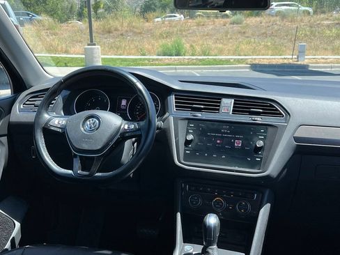 Used 2019 Volkswagen Tiguan SE w/ 3rd Row Seat Package AWD/4WD image 21