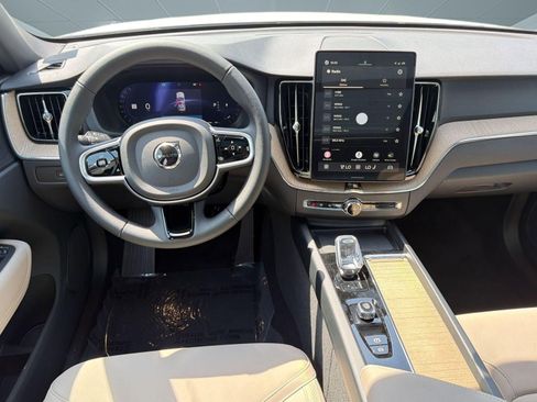 New 2026 Volvo XC60 B5 Core w/ Climate Package image 28