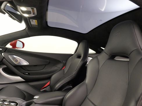 Used 2022 McLaren GT image 42