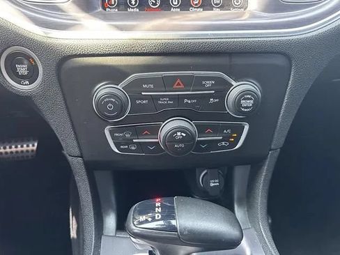 Used 2018 Dodge Charger R/T Scat Pack RWD image 13