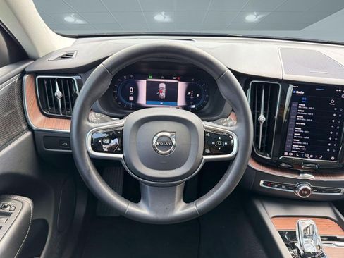 Used 2023 Volvo XC60 B5 Ultimate image 24