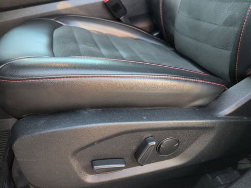 Used 2020 Ford Edge ST-Line image 11