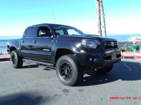 Used 2013 Toyota Tacoma PreRunner image 26