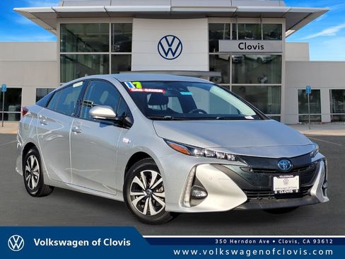Used 2017 Toyota Prius Prime Advanced w/ Carpet Mat Package FWD image 1