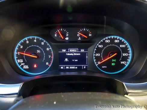 Used 2023 Chevrolet Traverse LS w/ Safety Package image 21