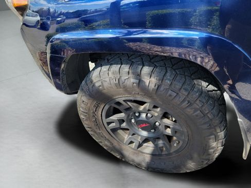 Used 2023 Toyota 4Runner SR5 Premium w/ Moonroof Package image 24